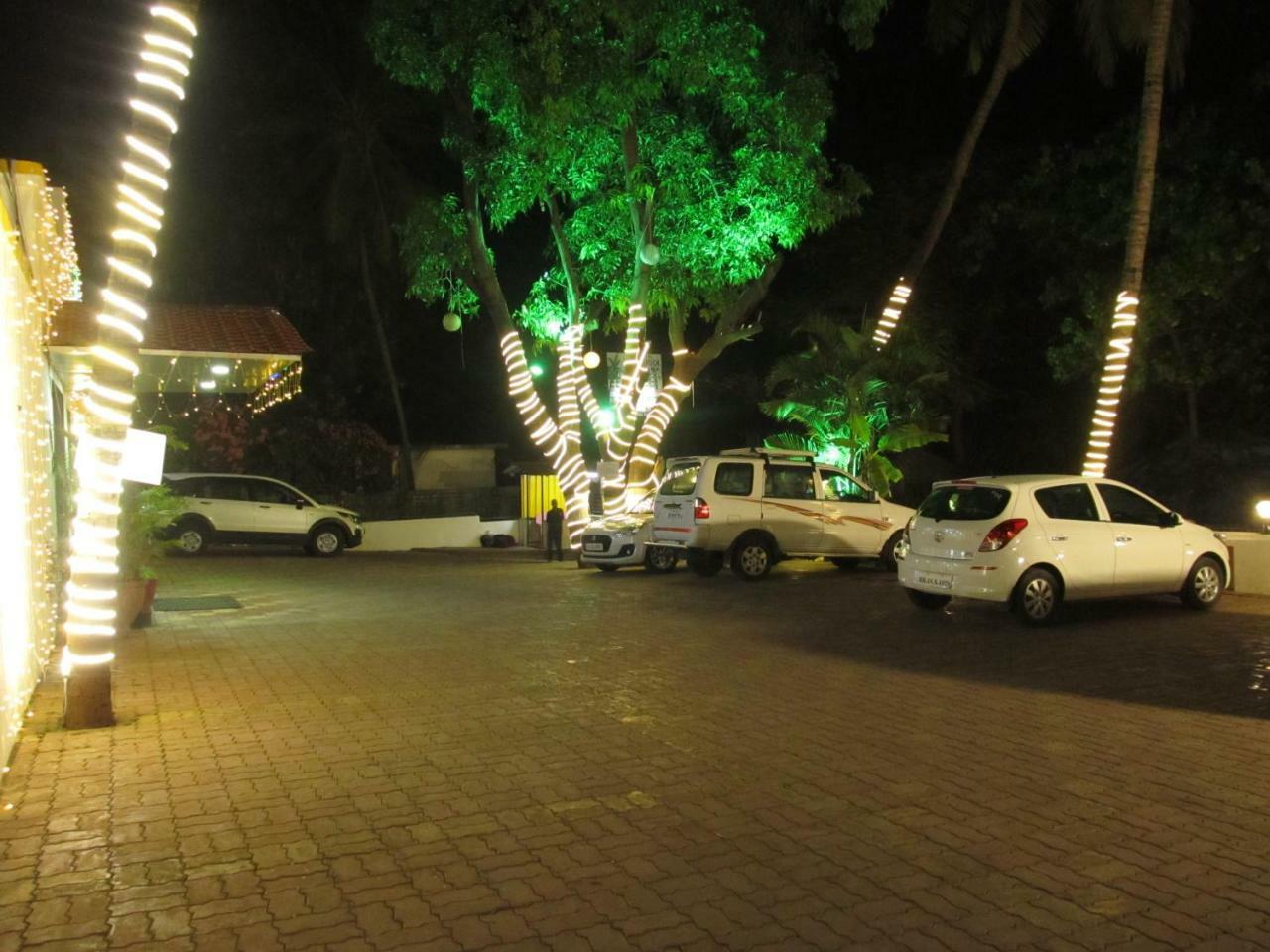 Hotel Sea Rock Villa Daman Exterior foto