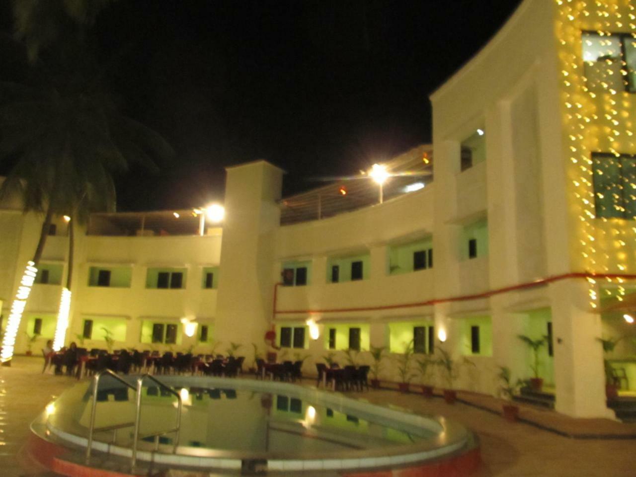 Hotel Sea Rock Villa Daman Exterior foto