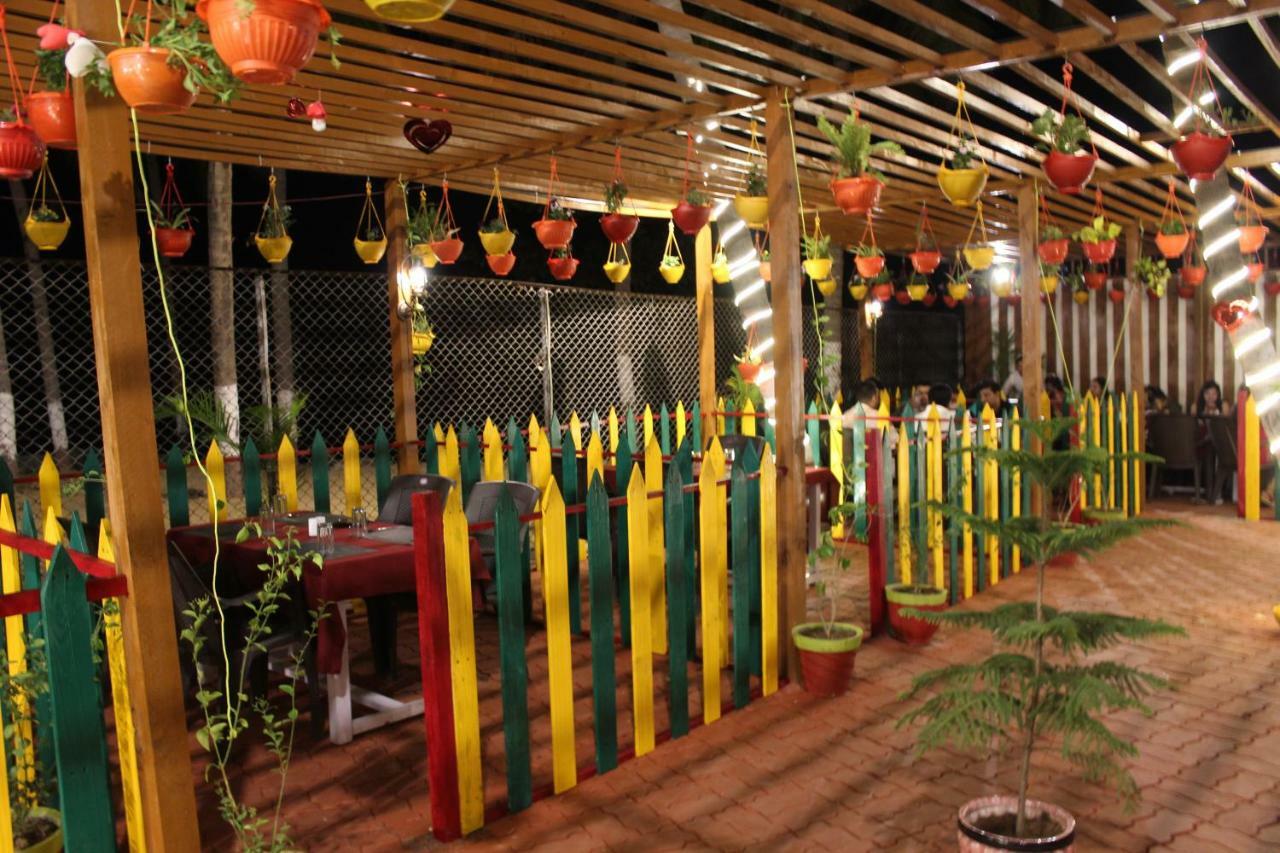 Hotel Sea Rock Villa Daman Exterior foto