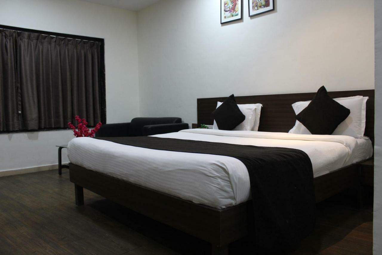 Hotel Sea Rock Villa Daman Exterior foto